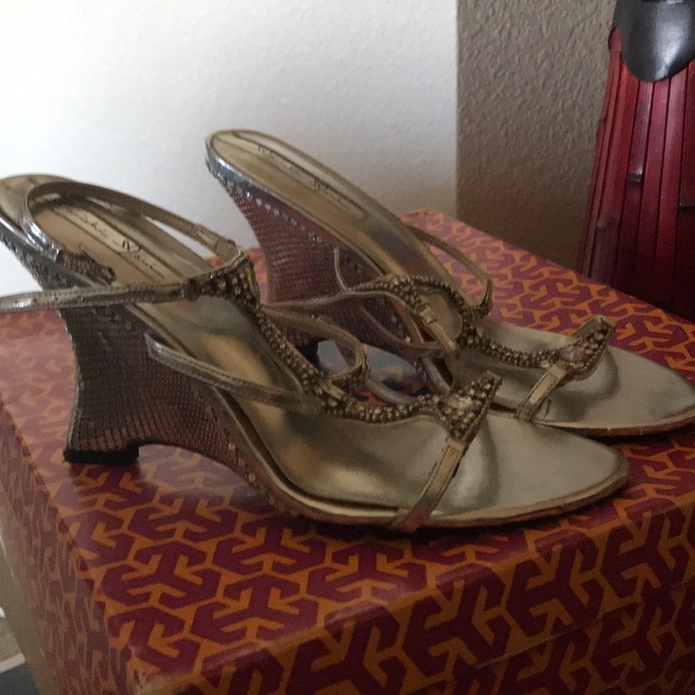 Sandals - Picture 2 of 8
